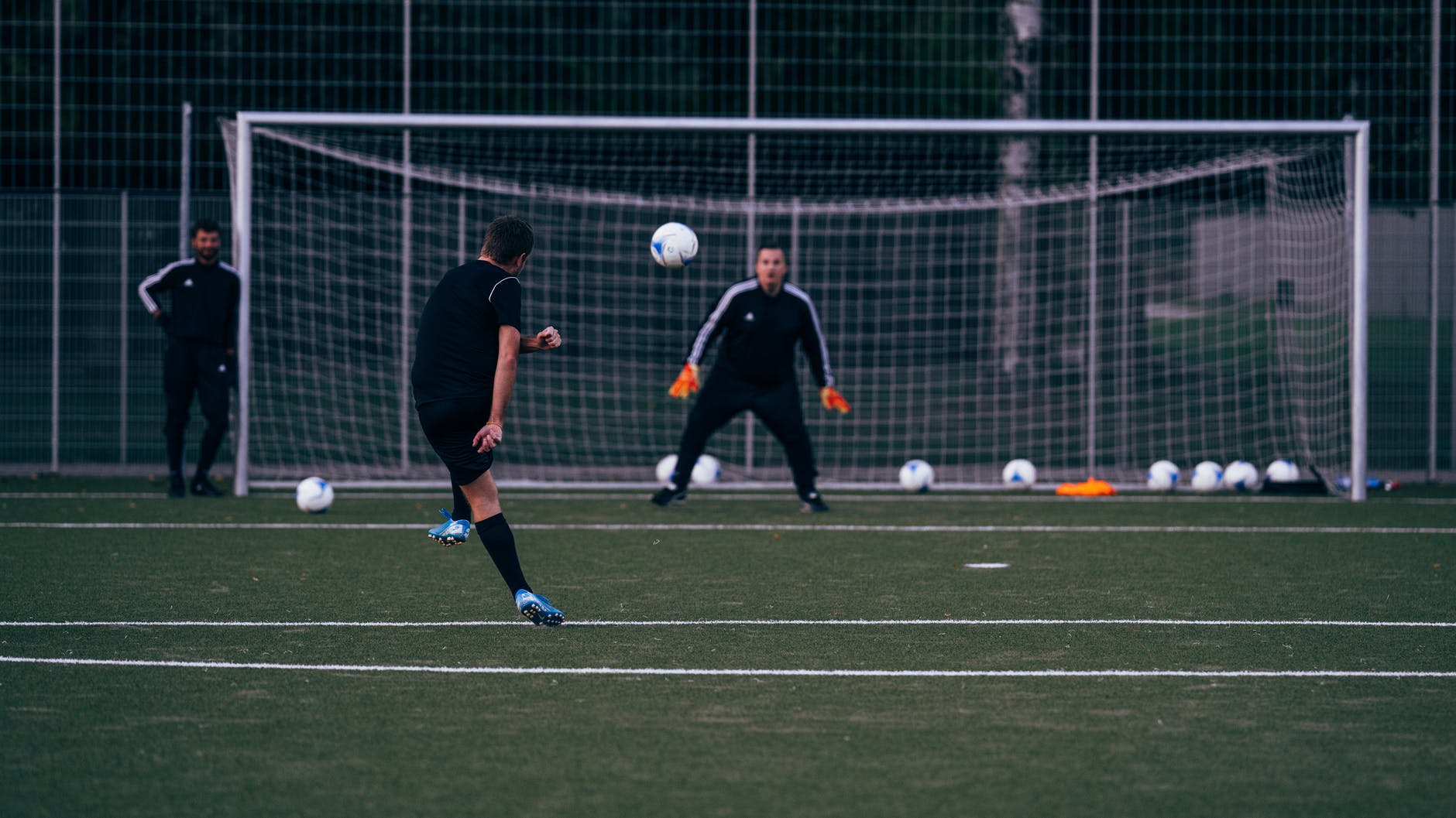 Does sports injury predispose to Osteoarthritis knee? A patient information Guide of Sports Injury of the knee By Dr Sanjiv Rampal,Orthopaedic Consultant .